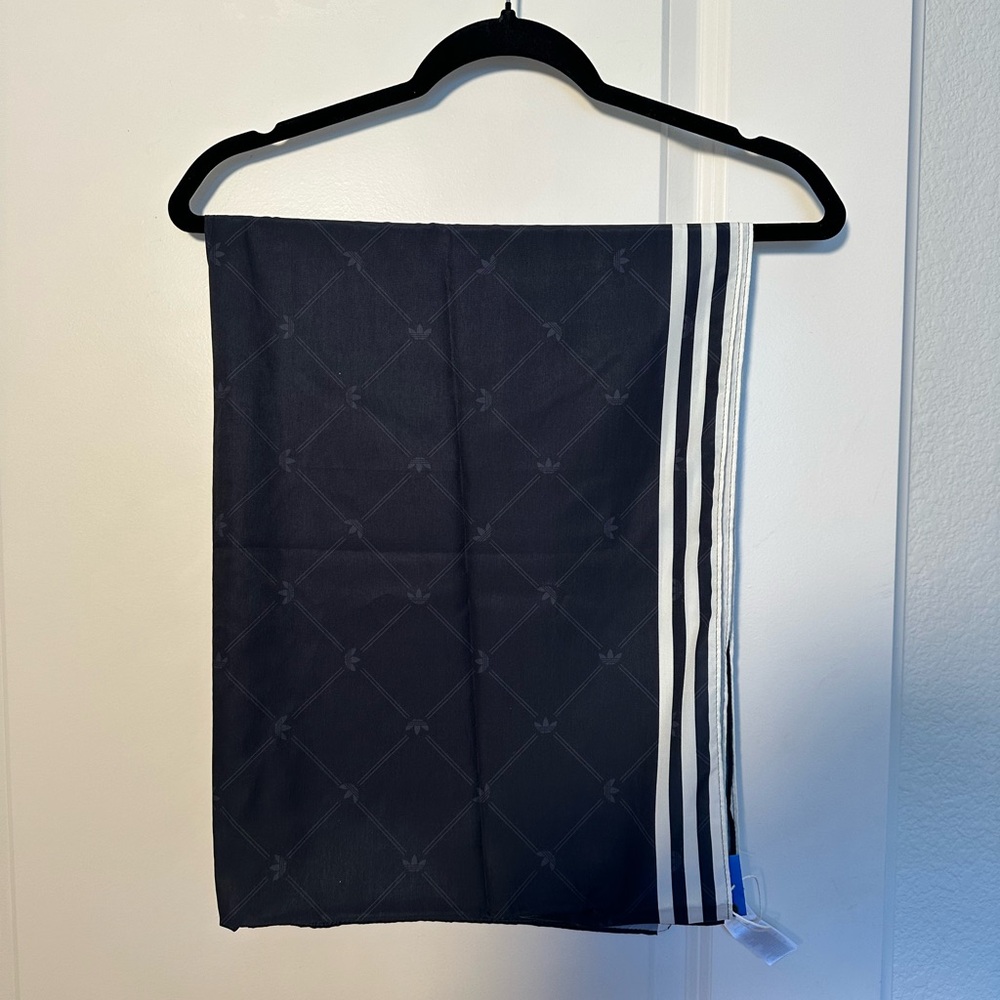 Adidas Black & White Headscarf / Hijab
